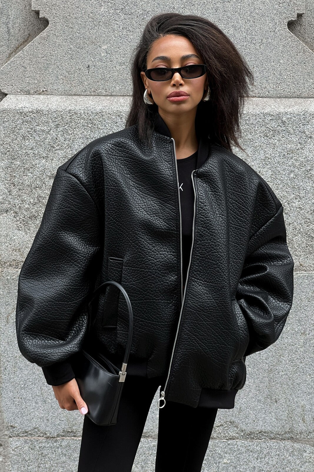 BOMBER NERO OVERSIZE CON TEXTURE