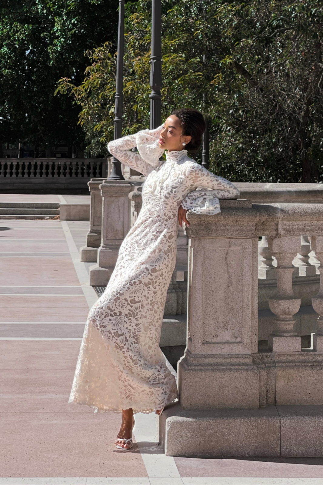 WHITE LACE DRESS WITH COLLAR