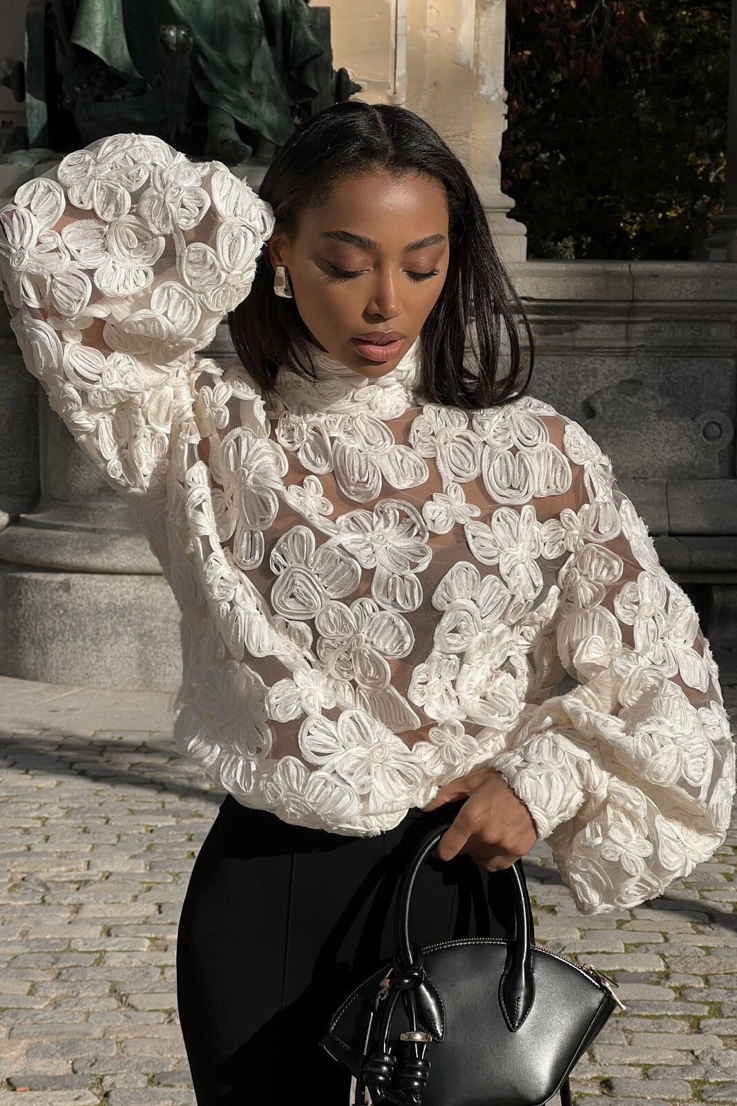 BLUSA DE TULE LARGO PERLA CON FLORES