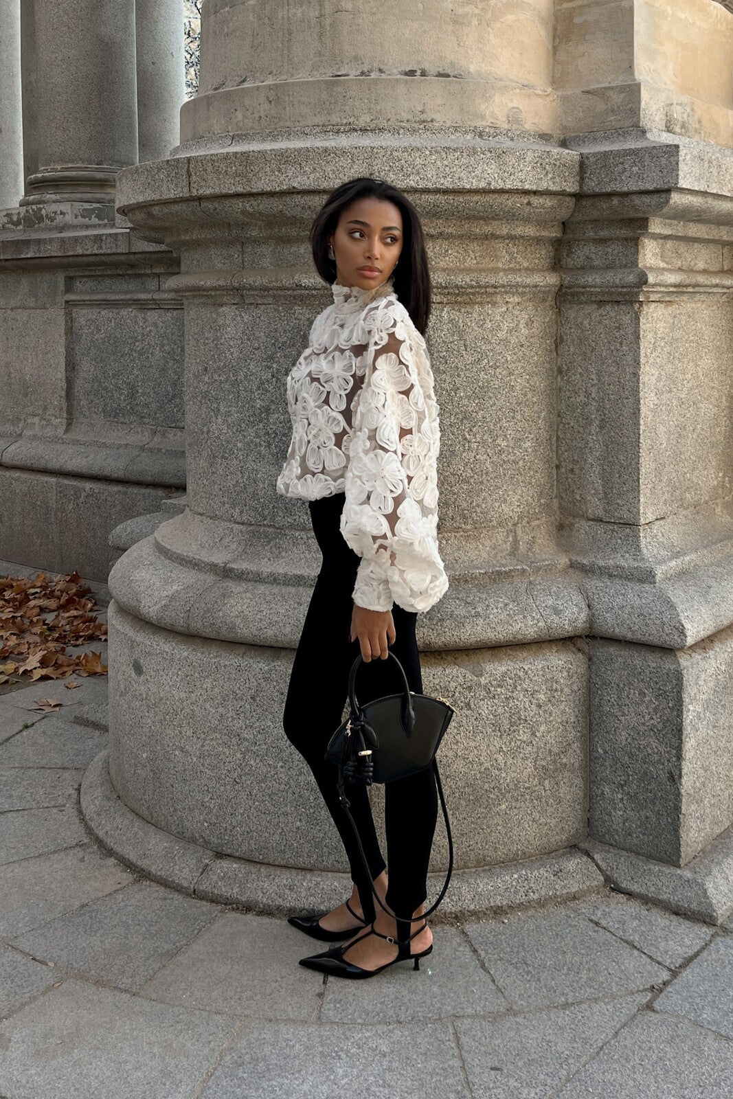 BLUSA DE TULE LARGO PERLA CON FLORES