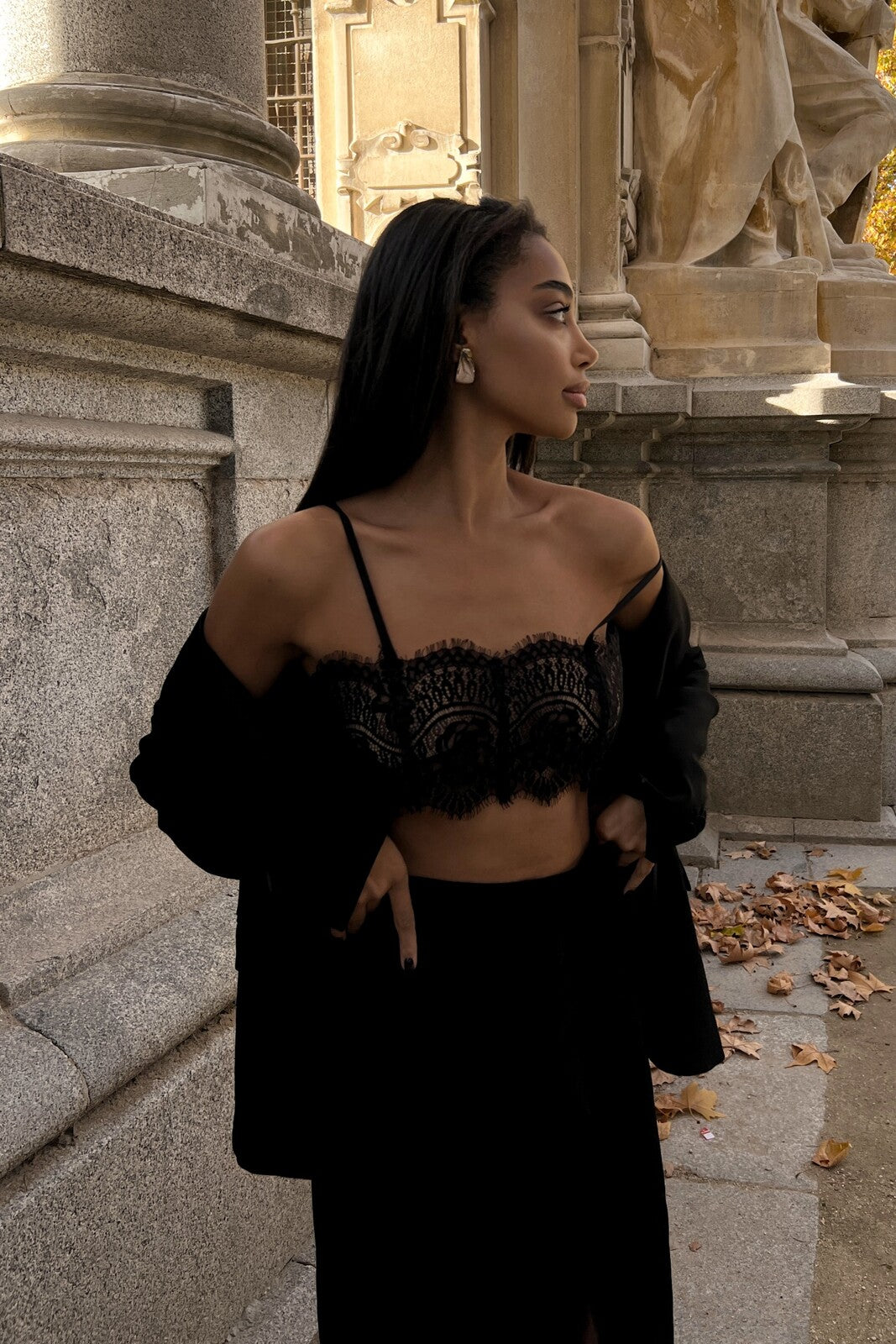 CROP TOP NEGRO DE ENCAJE