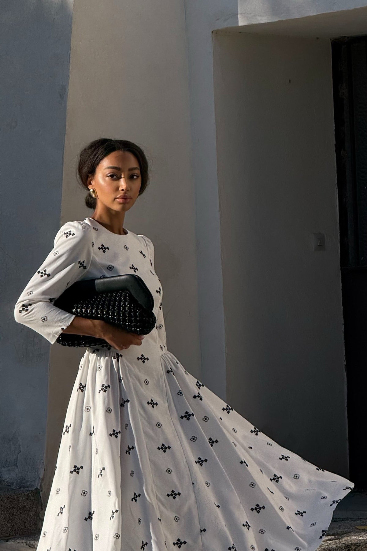 WHITE DRESS WITH BLACK EMBROIDERY