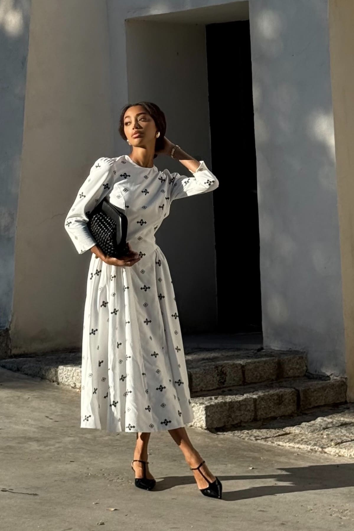 WHITE DRESS WITH BLACK EMBROIDERY