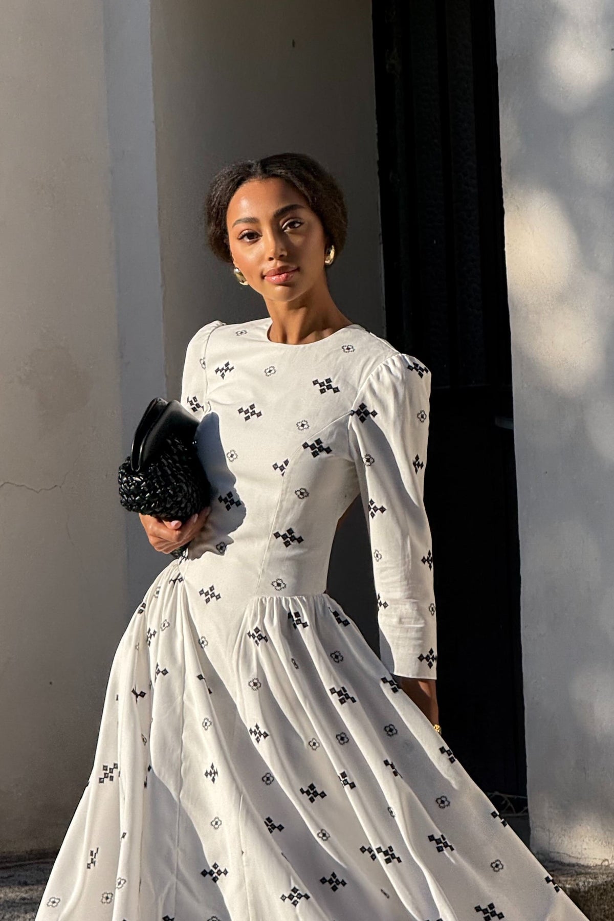 WHITE DRESS WITH BLACK EMBROIDERY