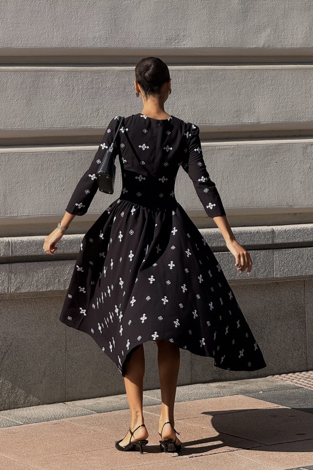 BLACK DRESS WITH WHITE EMBROIDERY