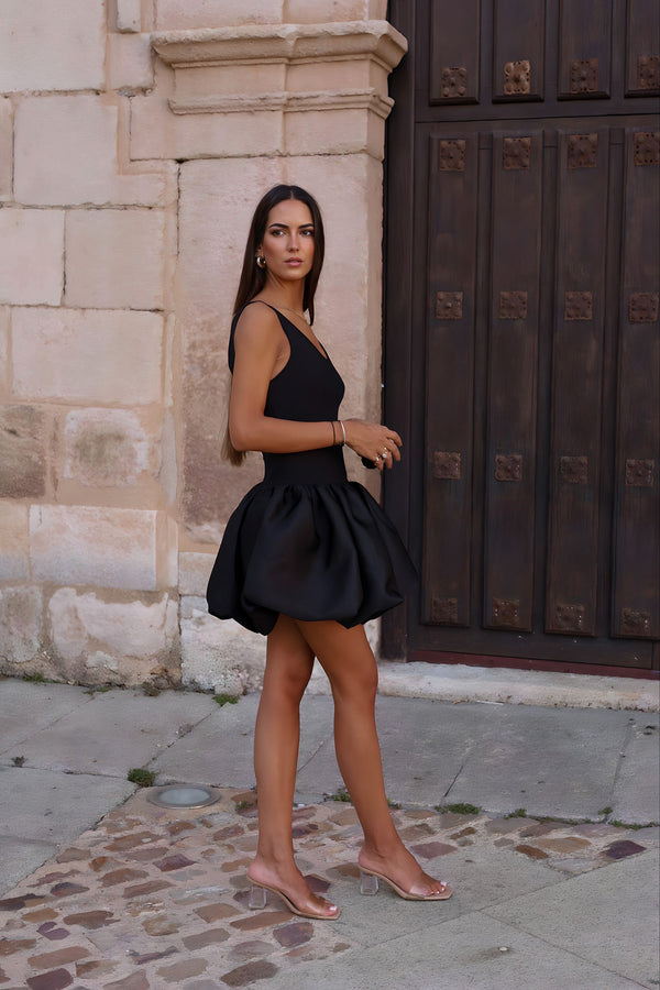 SHORT BLACK STRAP DRESS WITH FLARED SKIRT - KAOÂ