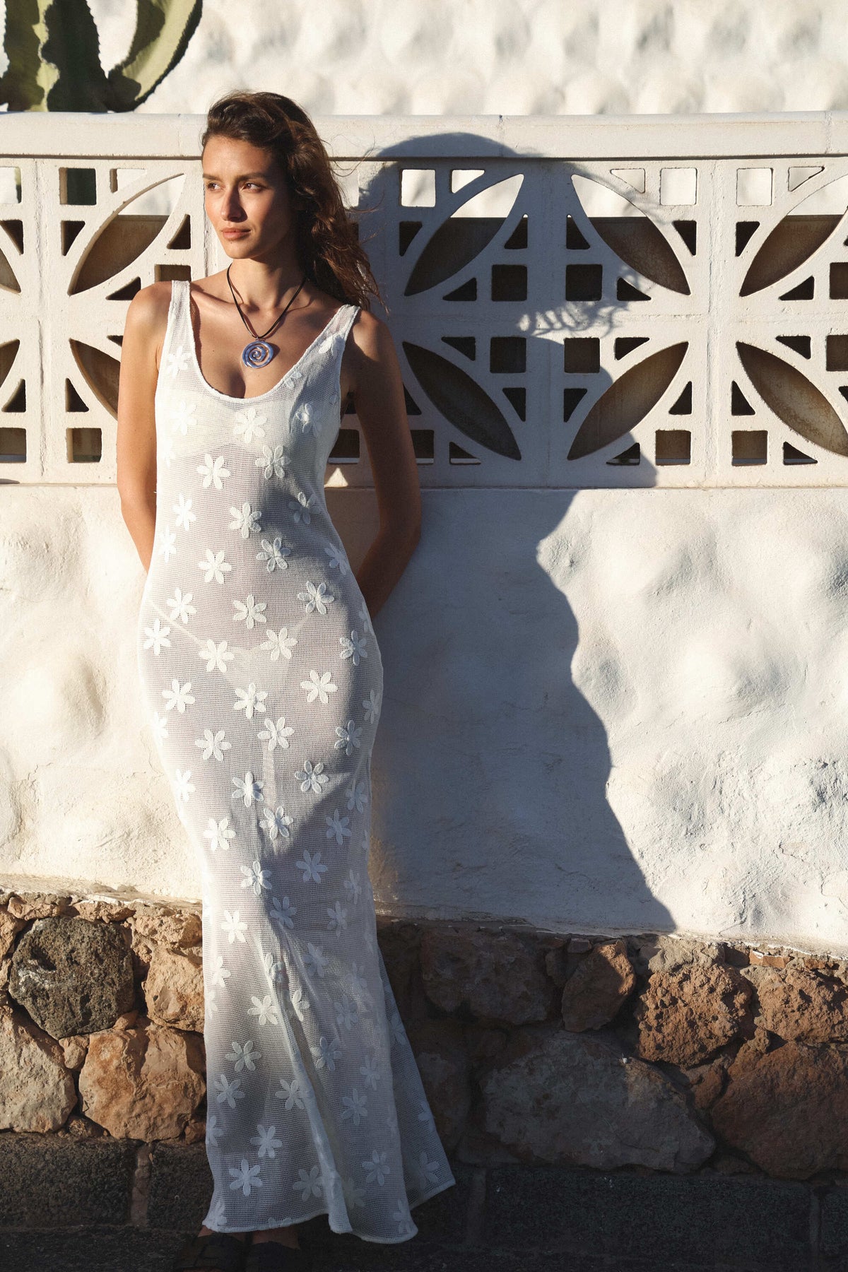 LONG WHITE KNITTED DRESS WITH SHOULDER STRAPS