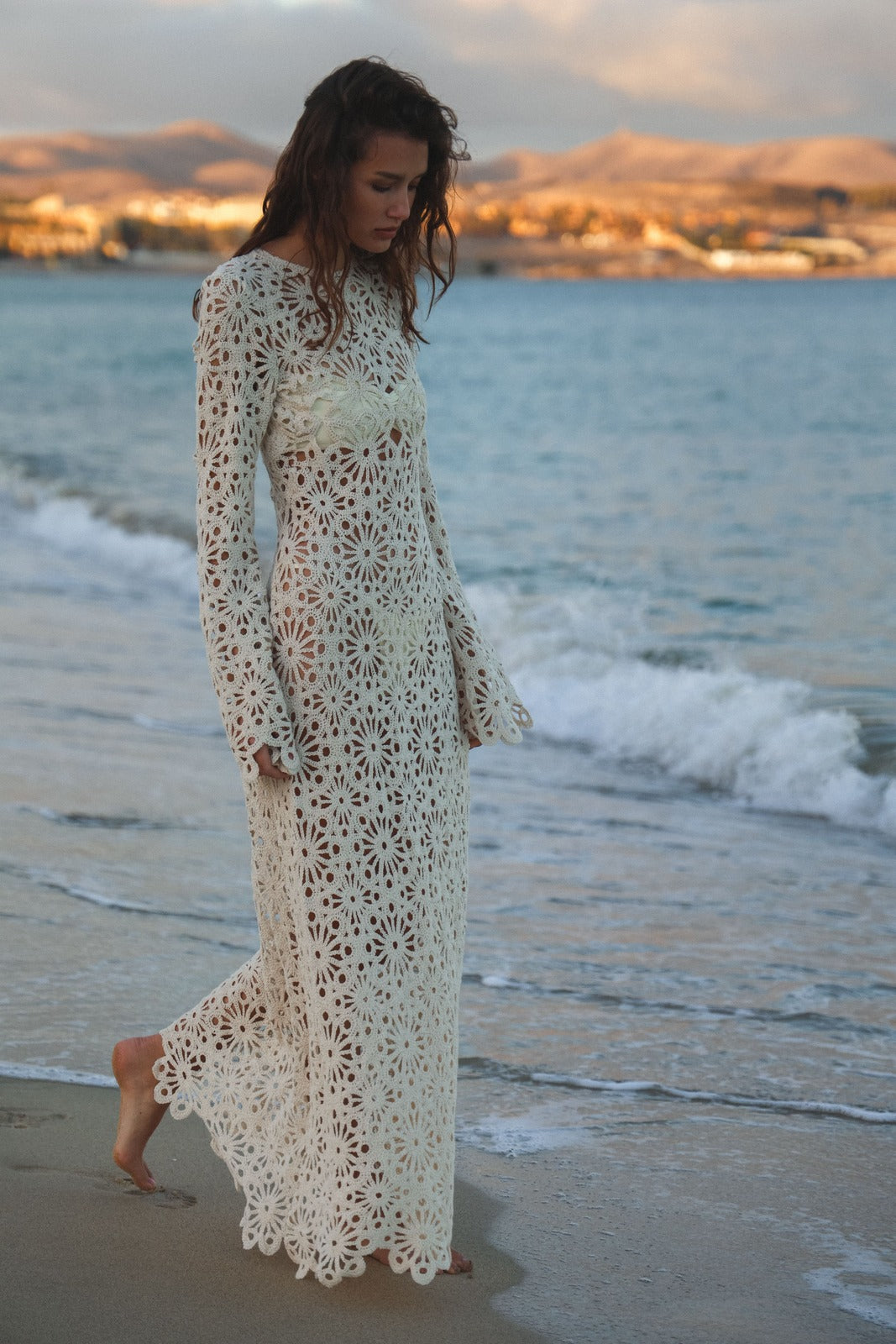 ROBE LONGUE EN TRICOT BEIGE