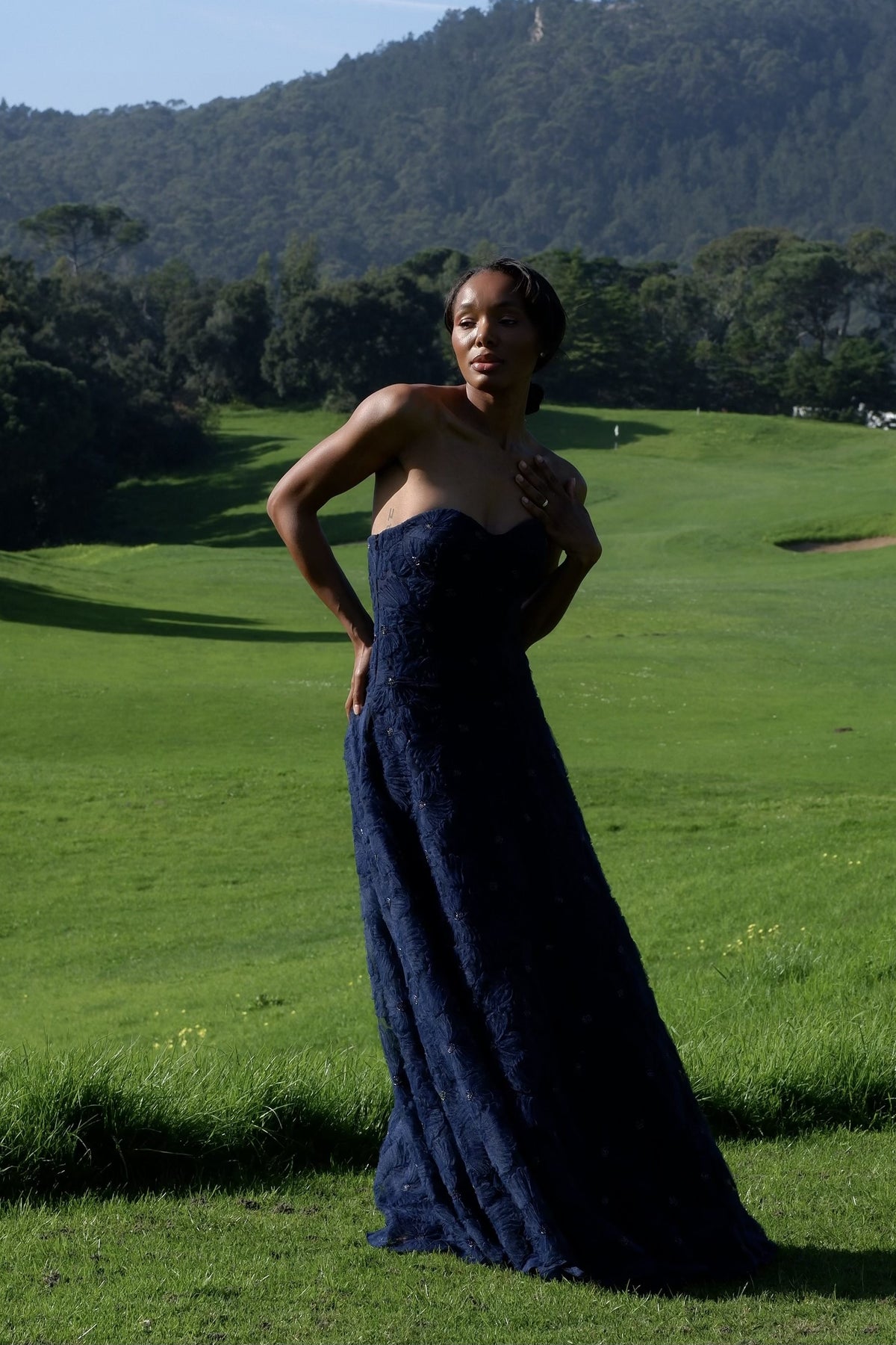 ROBE LONGUE À FLEURS BLEU MARINE